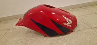 Tapa depósito Honda CBR 600 RR Roja 2005 pc37