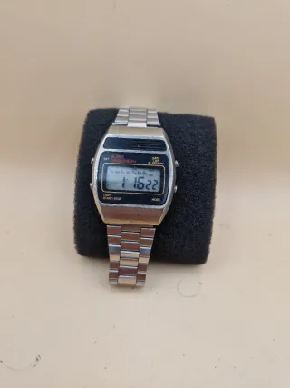 Orologio digitale vintage anni '80