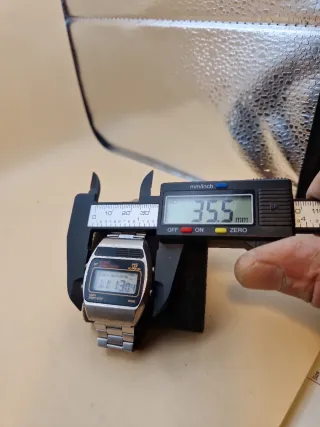 Orologio digitale vintage anni '80