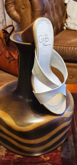 Maravillosas sandalias mules piel Farrutx