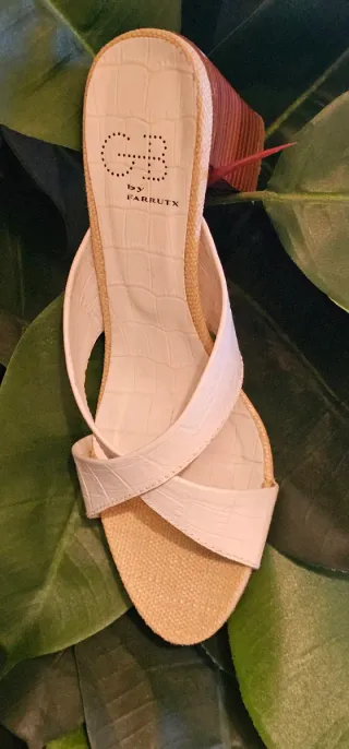 Maravillosas sandalias mules piel Farrutx
