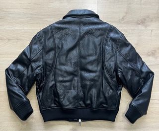 Cazadora Zara efecto piel negra