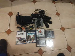 Lote PlayStation 2: Consola, Mandos y play1