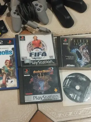 Lote PlayStation 2: Consola, Mandos y play1