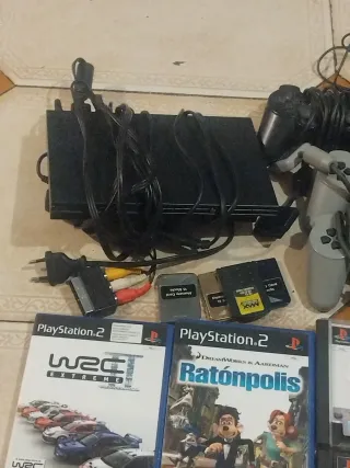 Lote PlayStation 2: Consola, Mandos y play1