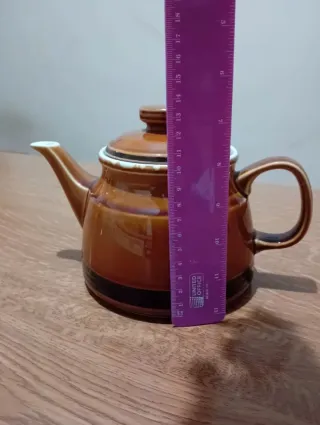 Teiera vintage in ceramica marrone