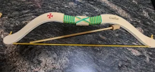 Arco y flecha infantil artesano. Hecho a mano