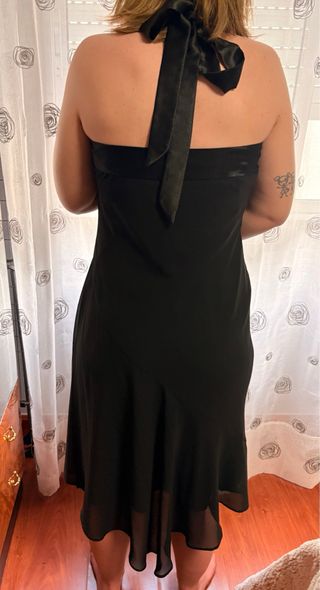 Vestido de fiesta negro con lazo