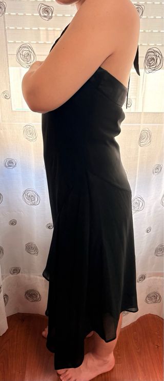 Vestido de fiesta negro con lazo