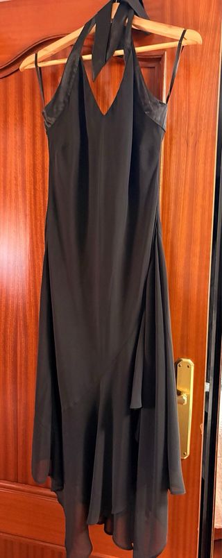 Vestido de fiesta negro con lazo