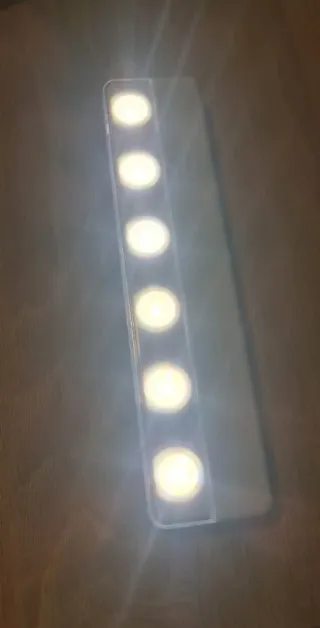 Luce LED portatile con magneti - bianco freddo e caldo