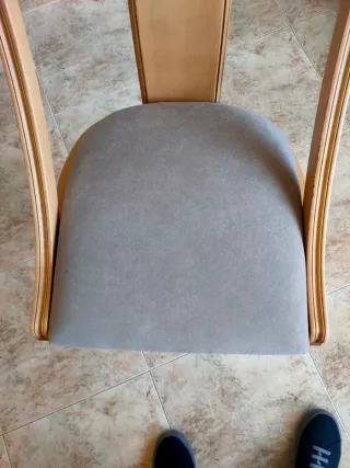 Mesa de cocina y 4 Sillas Comedor