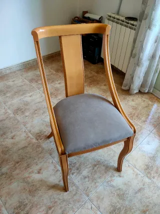 Mesa de cocina y 4 Sillas Comedor