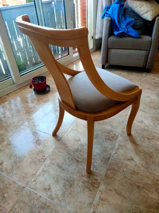 Mesa de cocina y 4 Sillas Comedor