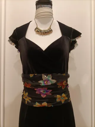 Vestido de terciopelo con estampado floral