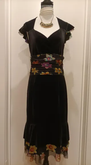 Vestido de terciopelo con estampado floral