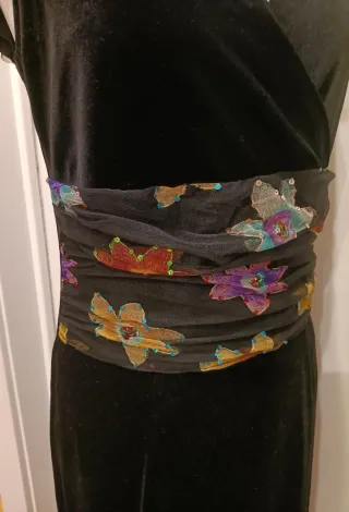 Vestido de terciopelo con estampado floral