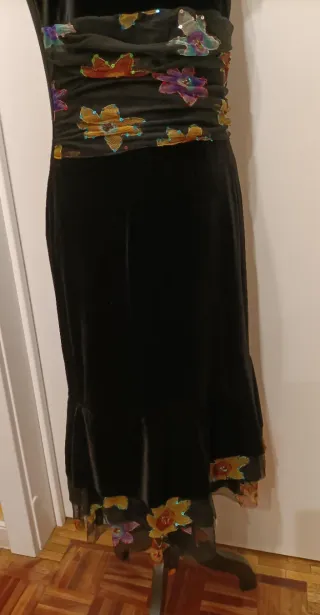 Vestido de terciopelo con estampado floral