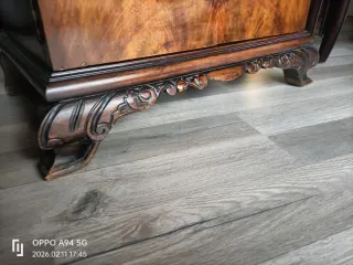 Mesitas de noche antiguas de madera