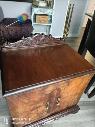 Mesitas de noche antiguas de madera