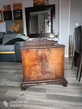 Mesitas de noche antiguas de madera