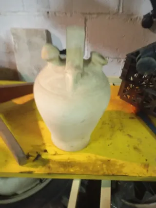 Búcaro antiguo de cerámica