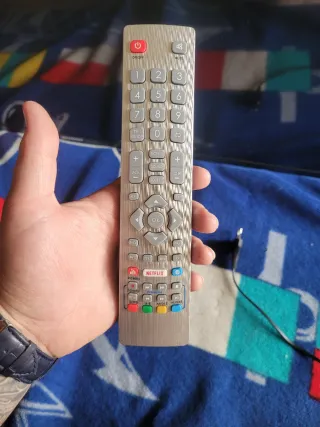 TV Sharp 70" 4K - Problema Iluminación