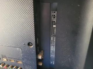 TV Sharp 70" 4K - Problema Iluminación