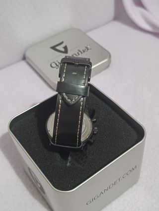 Reloj Gigandet Cronógrafo Negro Correa Cuero