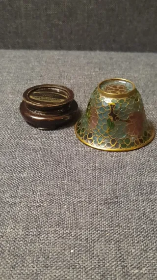 Ciotola cinese vintage con base