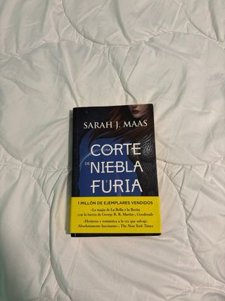 Una corte de rosas y espinas