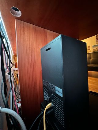 Xbox Series X + Expansion Card (1tb) + MH Wilds