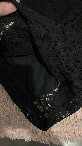 Vestido de encaje negro