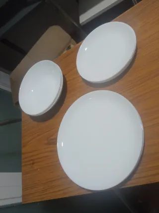 Vajilla de porcelana blanca