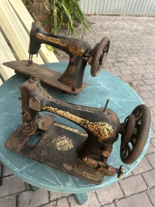 Máquina de Coser Antigua Singer