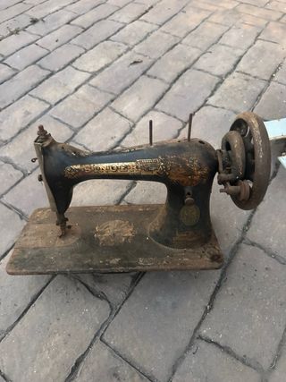 Máquina de Coser Antigua Singer