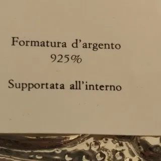 Portagioie ovale con coperchio decorato