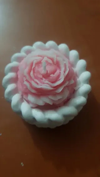 Vasetto Gesso Fiore Cera Soia. Produzione propria