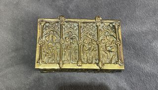 Antiguo Cofre Joyero Neogótico Bronce