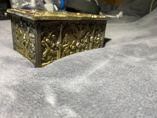 Antiguo Cofre Joyero Neogótico Bronce