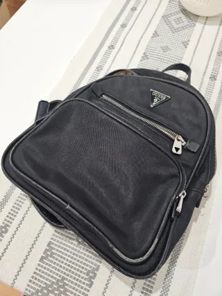 Mochila Guess Negra