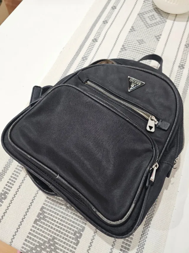 Mochila Guess Negra