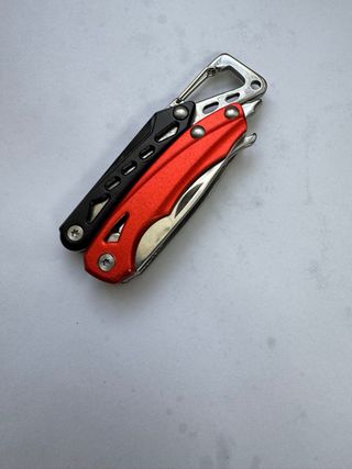 Navaja multiusos con clip