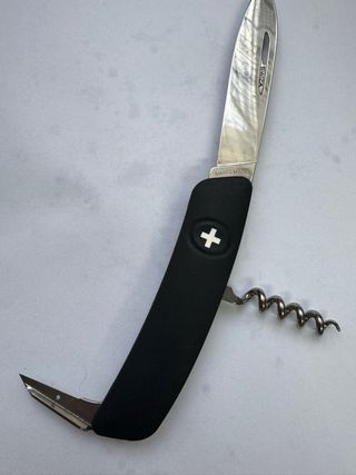 Navaja SWIZA Negra y Plateada