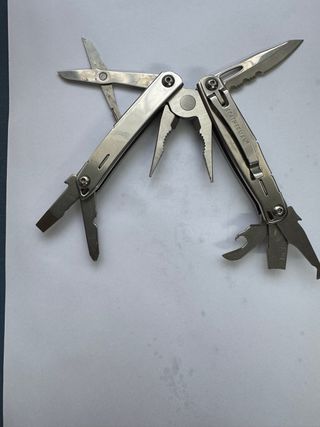 Navaja Leatherman Wingman