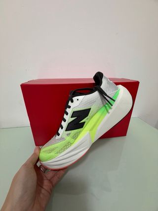 New Balance Fuelcell Rebel V5 Verde/Blanco