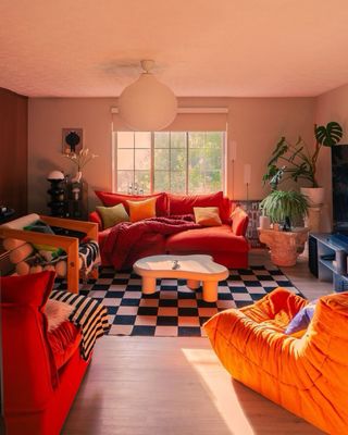 Tavolino da soggiorno bianco e arancione