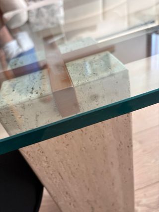 Mesa centro cristal templado y mármol