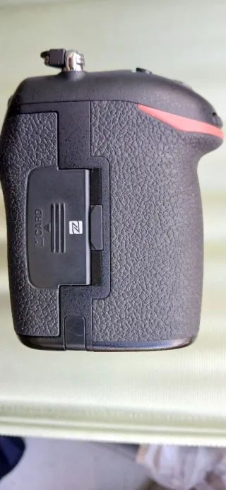 Nikon D500 NUEVA "CASI"