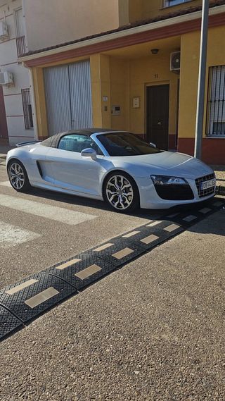 Audi R8 2012